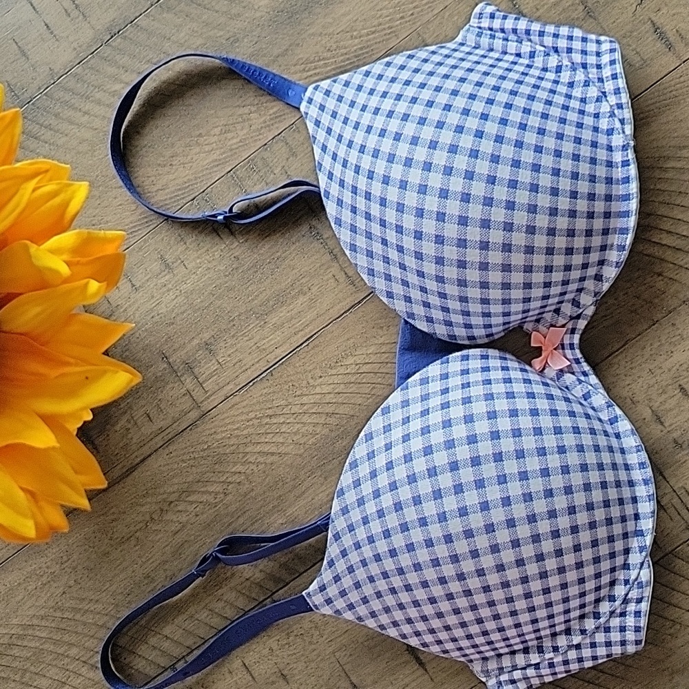 Victoria's Secret Plunge Bra Size 38C